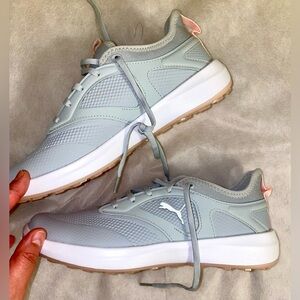 Puma Gray and White Sneakers Sleek Cushioned Design